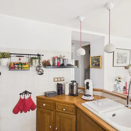 Charmante Maison Familiale Avec Piscine Pour 7 Holiday home *