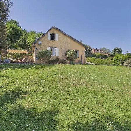 Holiday home Charmante Maison Familiale Avec Piscine Pour 7 Proissans